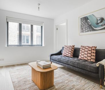 Warren Mews - Photo 3