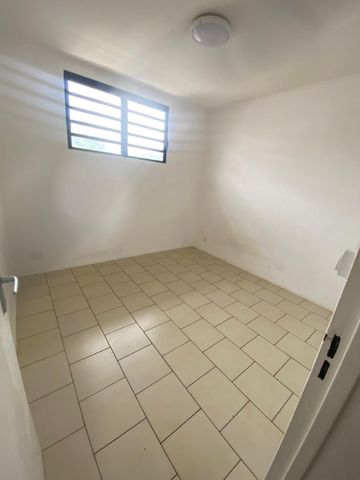 Location Appartement 4 pièces 89m² MATOURY 97351 - Photo 3