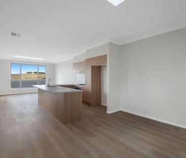 BRAND NEW DUPLEX IN POPULAR ESTATE - Photo 2