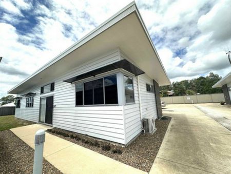 STYLISH, BRIGHT & DESIGNED FOR EASY LIVING - Photo 2