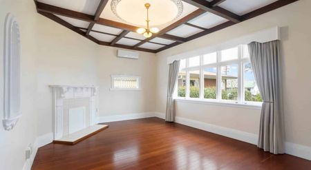 Family Home - Photo 2