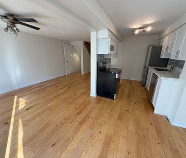 For Lease - 269 Dunsmore Lane, Barrie, Ontario - Photo 2