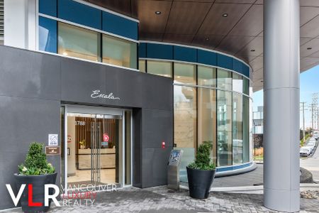 Condo in Burnaby, BC - Photo 3