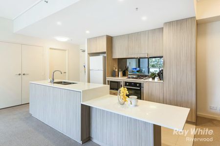 Immaculate Modern 2-bedroom Apartment with Study - Photo 4