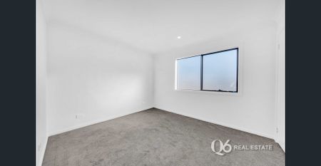 Brand New, Stylish Townhouse in Prime Westwood Estate Location! - Photo 5