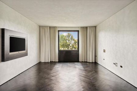 4 bedroom flat to rent - Photo 4