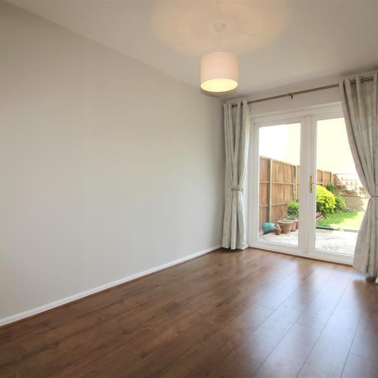Lillibrooke Crescent, Maidenhead - Photo 1