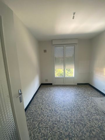 APPARTEMENT T2 QUARTIER PETIT LECLERC NIORT - Photo 4