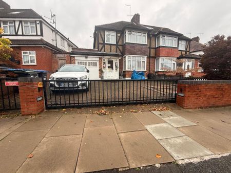 4 bedroom house to rent - Photo 2