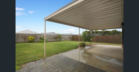 Spacious & Modern Family Home - Photo 2