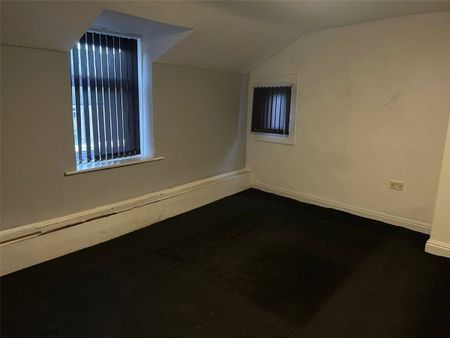 Daisy Hill, Dewsbury, West Yorkshire, WF13 - Photo 4