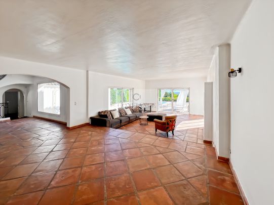 Location Maison 5 pièces 180m² NICE 06200 - Photo 1