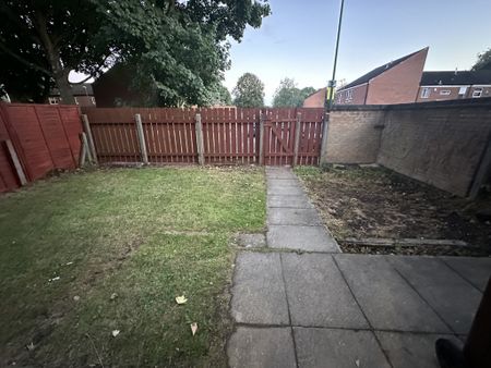 3 Bedroom Semi Detached To Rent in The Meadows - Photo 5