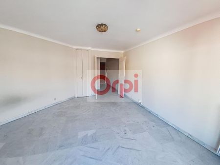 Location Appartement 1 pièce 37m² ST LAURENT DU VAR 06700 - Photo 5