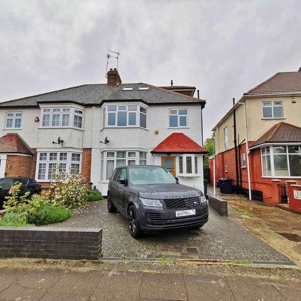 Sefton Avenue, Mill Hill, NW7 - Photo 1