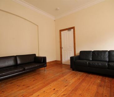 6 bedroom terraced house to rent - Photo 1