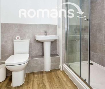 Estienne House, Chieftain Road, Chertsey, KT16 - Photo 2