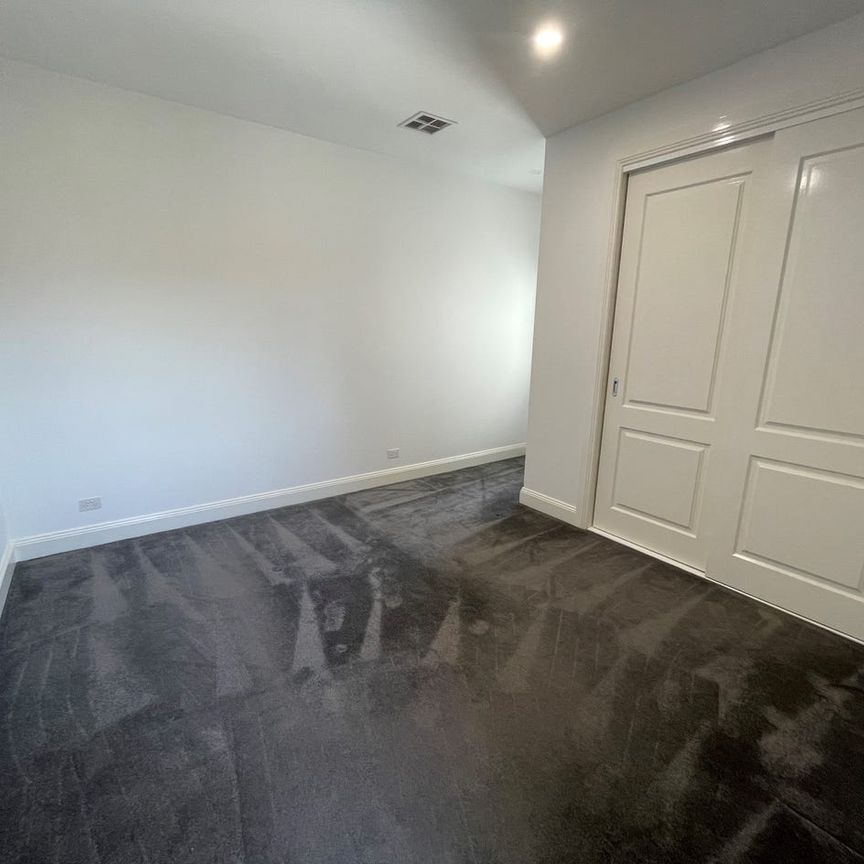 LUXE MODERN HOME - Photo 1