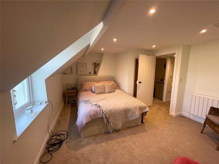 Available now, 2 The Terrace is a delightful two bedroomed terraced cottage ideally situated within the beautiful village of Ingleby Arncliffe which offers a wonderful selection of amenities. - Photo 3