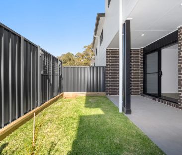 Immaculate Near-New Townhouse with Modern Finishes - Photo 2