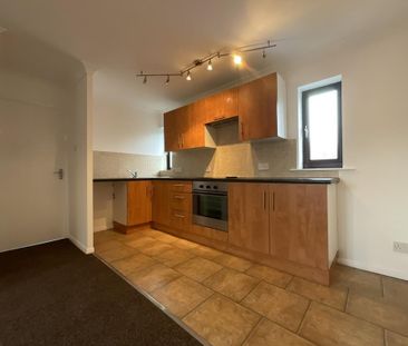 1 bedroom ground floor flat to rent - Photo 2