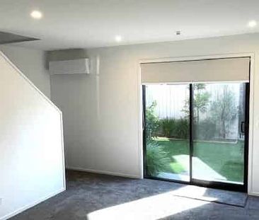 A Real Sun Trap - Photo 1