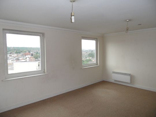 2 bedroom apartment to rent Midland Road, Luton, Bedfordshire, LU2 - Photo 1