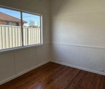 Renovated home close to everything! - Photo 1
