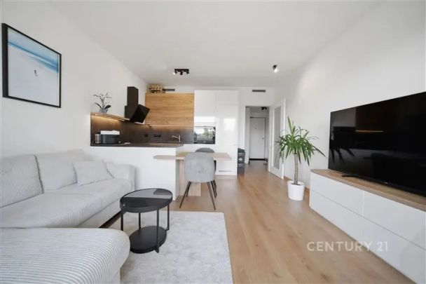 Pronájem moderního bytu 2+kk s balkonem, sklepem a možností parkování – Praha 12, Modřany - Photo 1