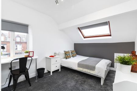 3 bedroom flat to rent - Photo 4