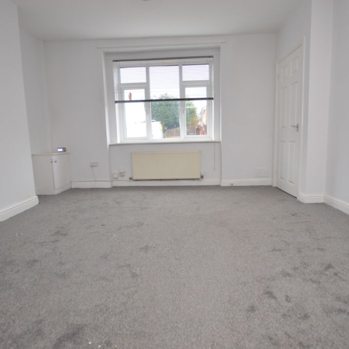 3 Bedroom End of Terrace - Photo 1