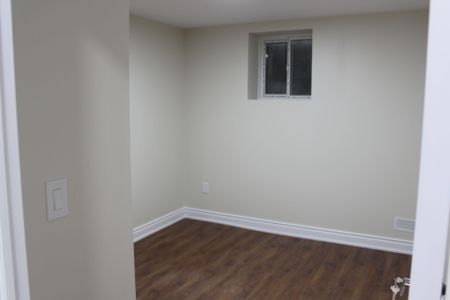 For Lease - 323 Falling Green Crescent Unit# b, Kitchener, Ontario - Photo 2