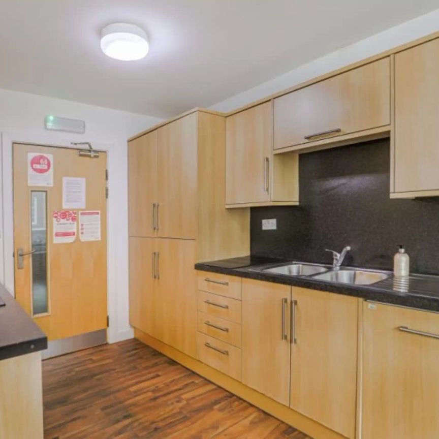 Bronze Ensuite - Photo 1