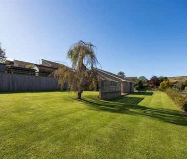 Lansdown Gardens, Chillerton, Newport, PO30 - Photo 3