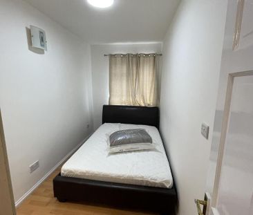 2 bedroom flat to rent - Photo 6