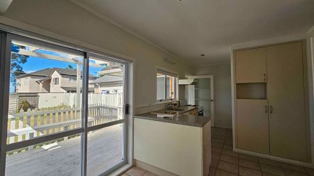 Larger home immaculate 3/4 bedrooms - Photo 3