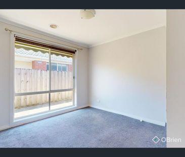 19 Glenaire Crescent, Cranbourne West, Vic 3977 - Photo 6