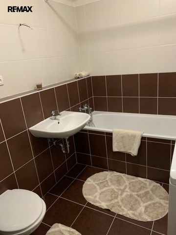 Pronájem bytu 1+kk a garsoniéry 34 m² - Фото 3