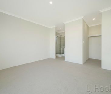 Near new seaside home - Photo 4