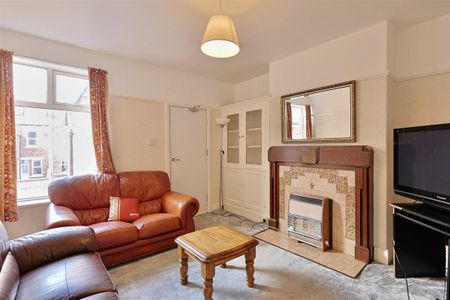 3 bedroom Student Flat to rent in Valley View, Jesmond, Newcastle Upon Tyne - Photo 2