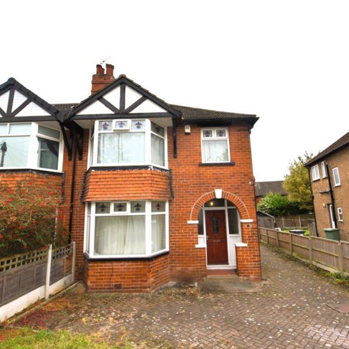 4 bedroom House in Becketts Park Crescent, Leeds - Photo 1