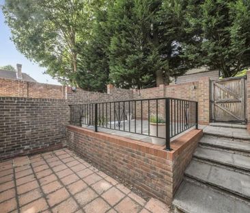 4 bedroom terraced house to rent - Photo 1