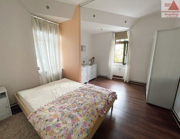 Wohnen mit Traumaussicht – 3-Raum-Wohnung auf dem Zeller Berg - Photo 1