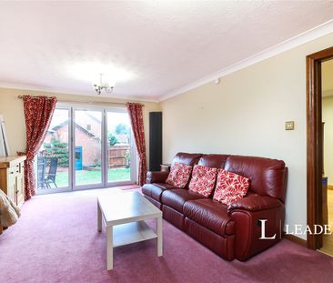 4 bedroom house to rent Avalon Close, Watford, WD259TW - Photo 2