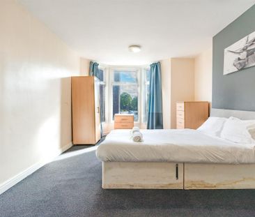 3 bedroom apartment to rent - Photo 2