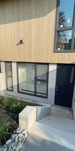 New 1 Bed + Den suite in Point Grey - Photo 4