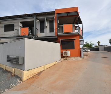 LOW MAINTENANCE - Upstairs 1x1 Modern Unit - Photo 5