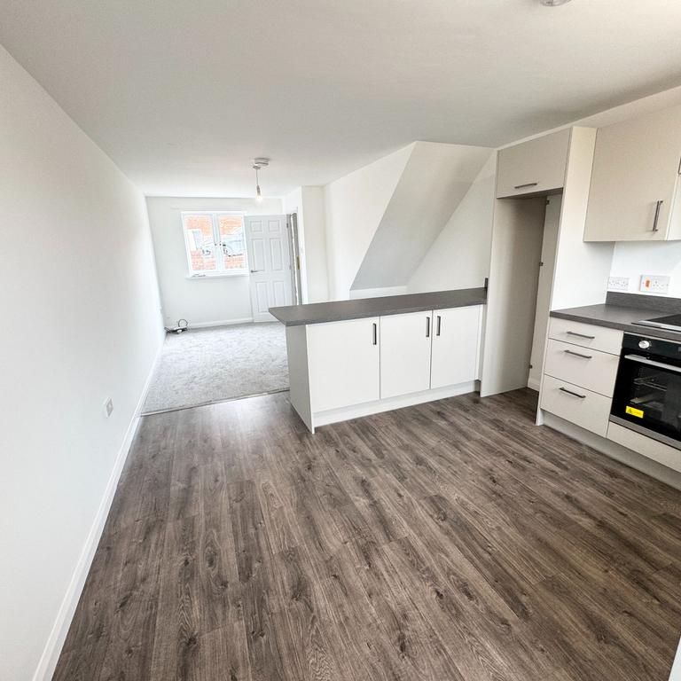 2 bedroom terraced house to rent - Photo 1