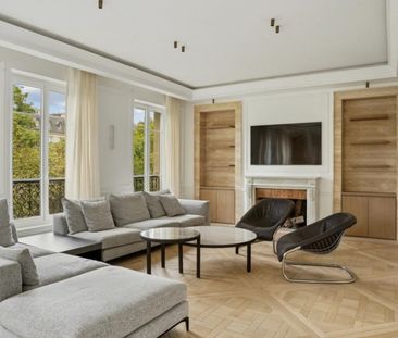 Appartement • Triangle d'Or - Photo 1