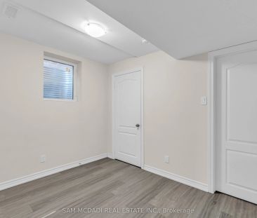 266 Cedric Terrace #(LOWER) - Photo 5